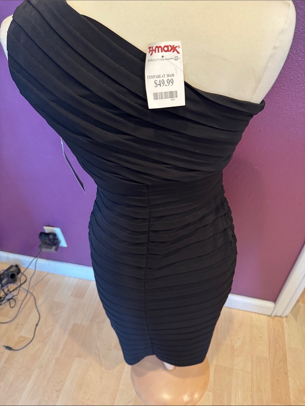 London Times Black One-Shoulder Ruched Bodycon Dress - Picture 3 of 4